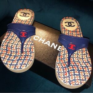 Chanel navy blue and red flip flops slippers